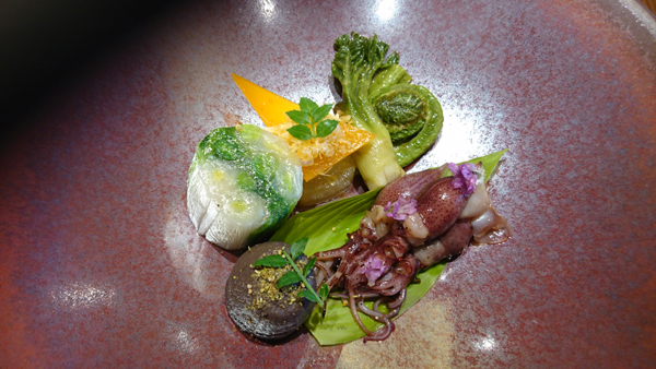 江戸伝統野菜とフランス伝統食材の融合の皿